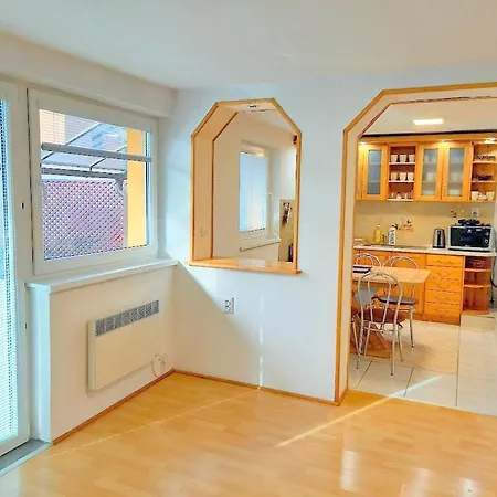 Chalupa Liptovsky Mikulas Липтовски-Микулаш